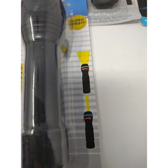 Tactical flashlight Adjustable Beam Super Bright Set Of 4 with batteries be prep - Picture 4 of 7